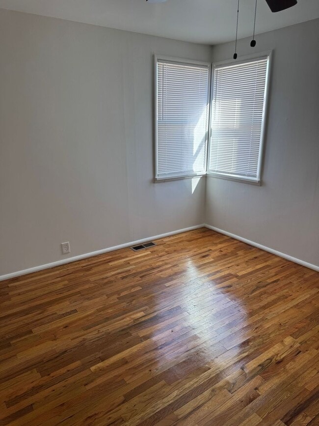 Building Photo - Charming older home