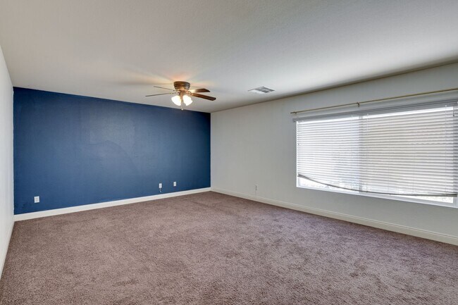 Building Photo - 4-Bedroom Home with Heated Pool & Spa