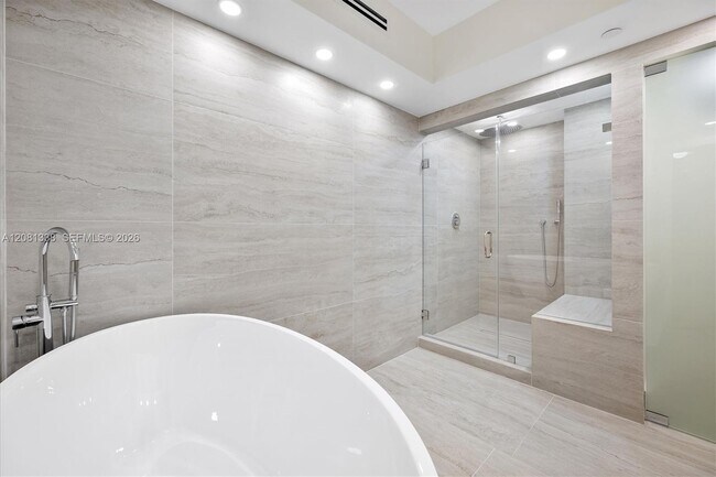 Building Photo - 19355 Turnberry Way