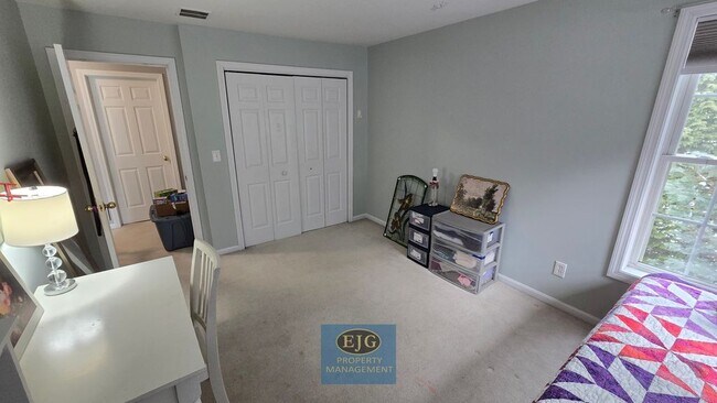 Building Photo - 126 Pinecrest Rd