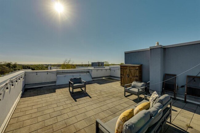 Building Photo - 4801 S Congress Ave