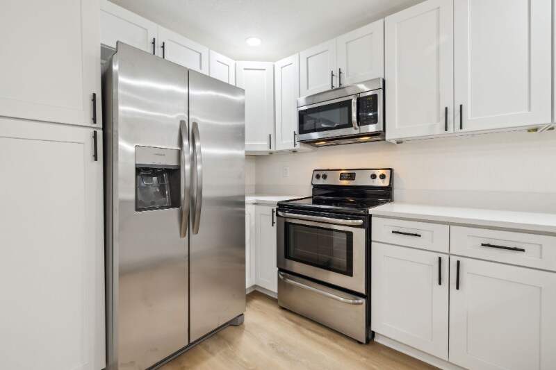 Building Photo - 2636 Sunnyside Dr