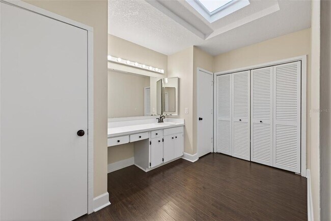 Building Photo - 46 Nottingham Way