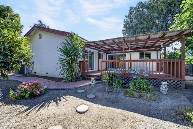 Building Photo - 192 S Bernardo Ave