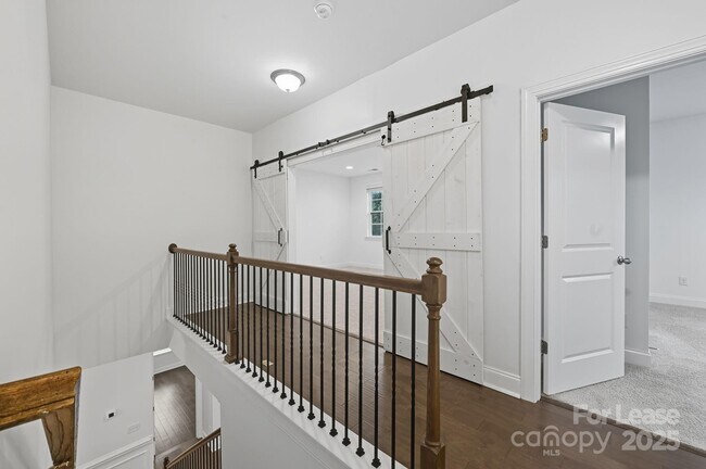 Building Photo - 425 Cassia Ct