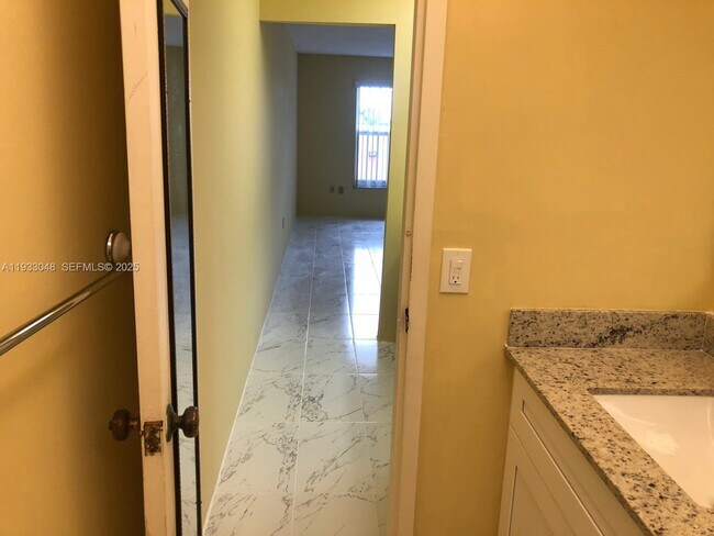 Building Photo - 555 NE 123rd St