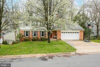 Building Photo - 4230 Avon Dr