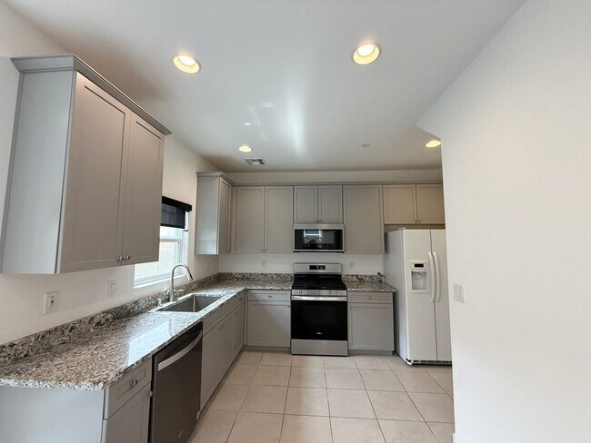 Building Photo - Brand-New 4-Bedroom Home in Cadence with Mountain Views & Modern Upgrades