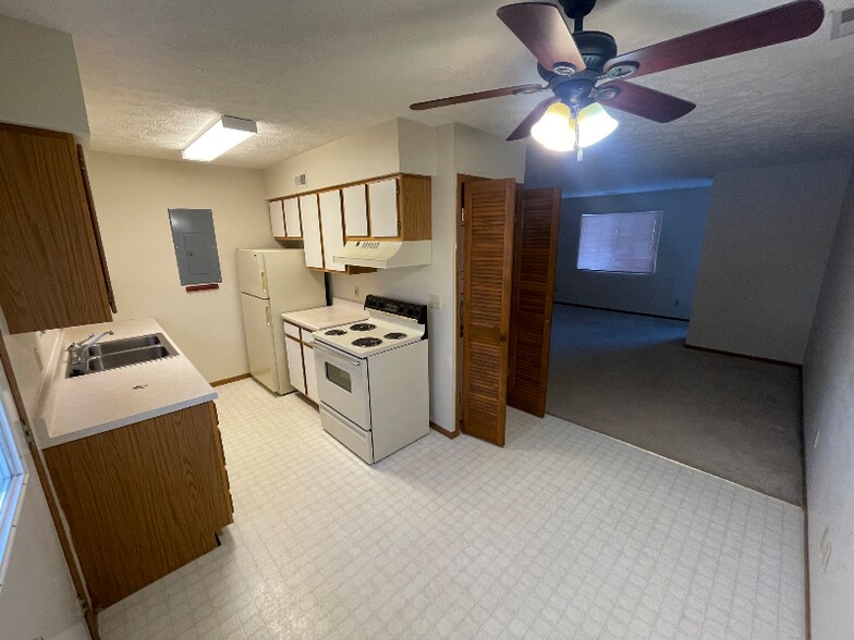 Building Photo - 909 Indian St