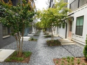 Building Photo - 139 Pacer Pl