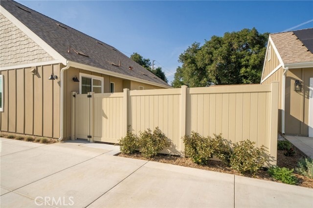 Building Photo - 798 N Amelia Ave