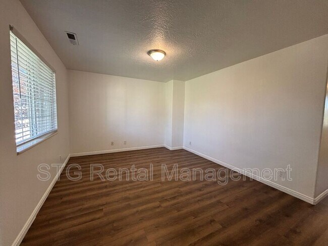 Building Photo - 154 E 100 N