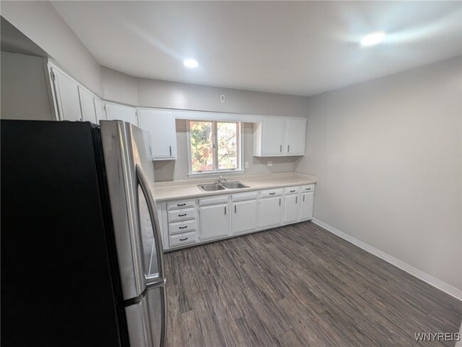 Building Photo - 335 Ellicott St