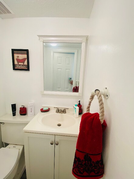 Building Photo - 2020 N Atlantic Ave