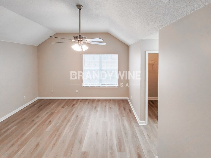 Building Photo - 4613 Sun Ridge Dr