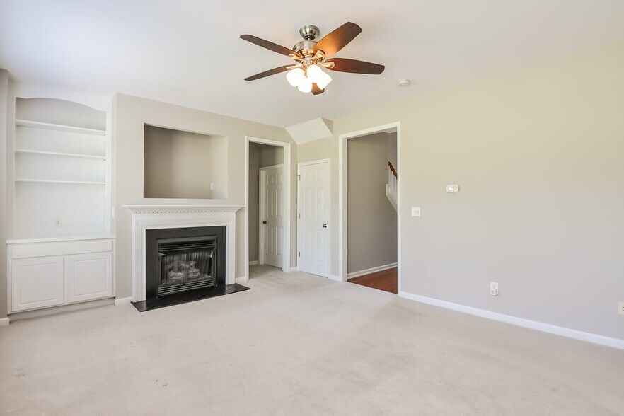 Building Photo - 353 Collinsworth Dr