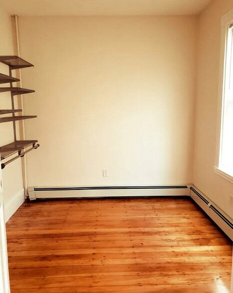 Building Photo - 103 Calumet St