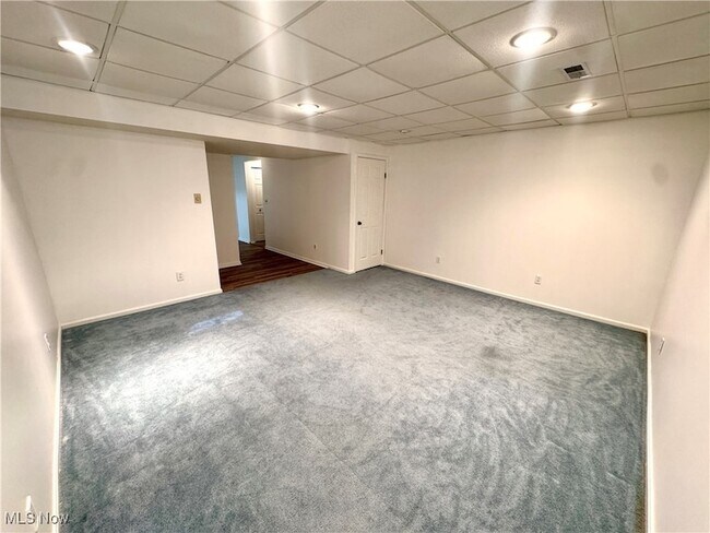 Building Photo - 1085 Sunhaven Dr