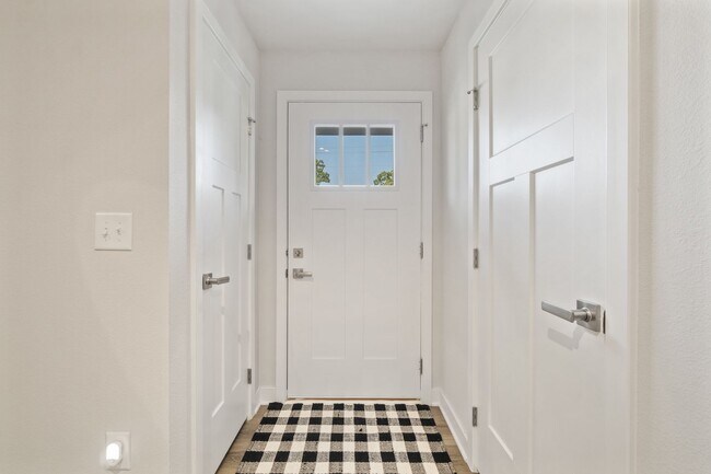 Building Photo - 2694A Azalea Garden Road