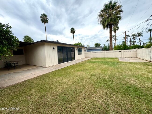 Building Photo - 4248 E Montecito Ave