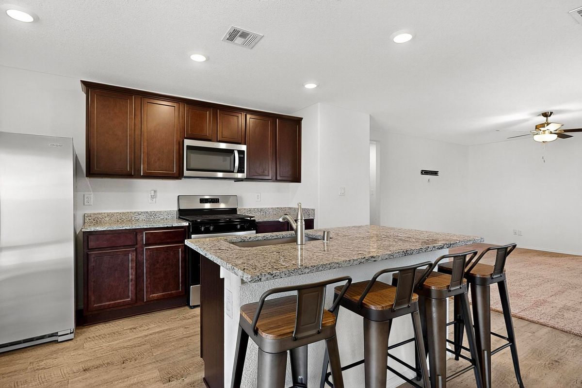 Building Photo - 3892 Hernandez St SW