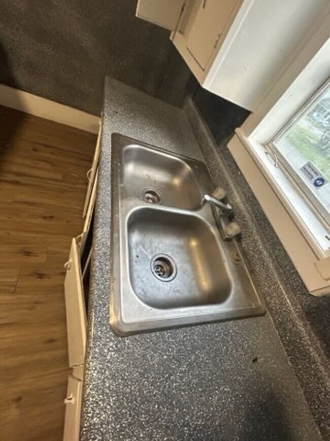 Building Photo - 350 W Waco Ave