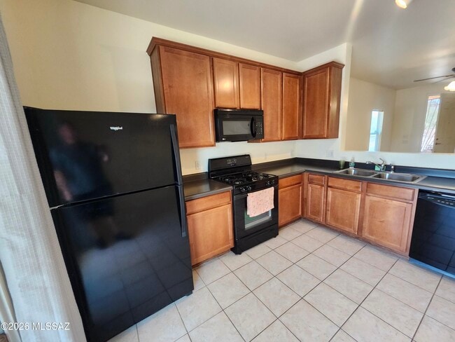 Building Photo - 4258 E Wading Pond Dr