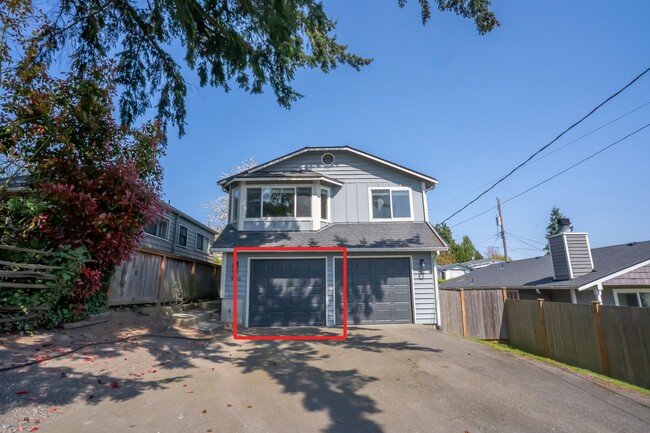 Building Photo - 906 N 101st St