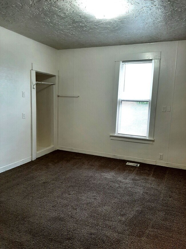 Building Photo - (1614 8th Ave)