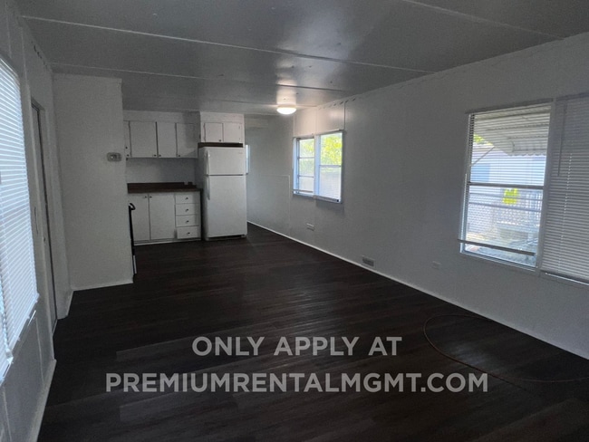Building Photo - 1193 S Christiana Ave