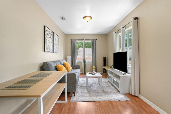 Building Photo - 3410 N 11th St