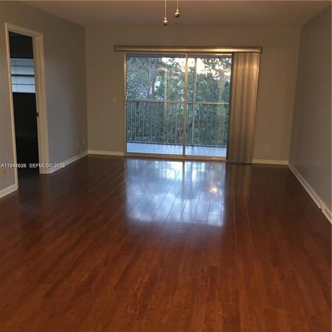 Building Photo - 1400 SW 124th Terrace