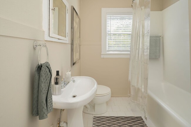 Interior Photo - Montcalm Apartments