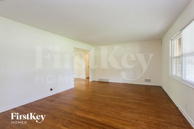 Building Photo - 5318 Glencairn Ln