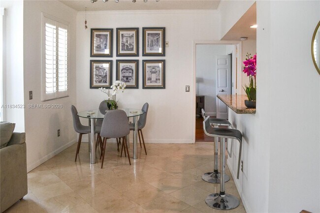 Building Photo - 3255 NE 184th St