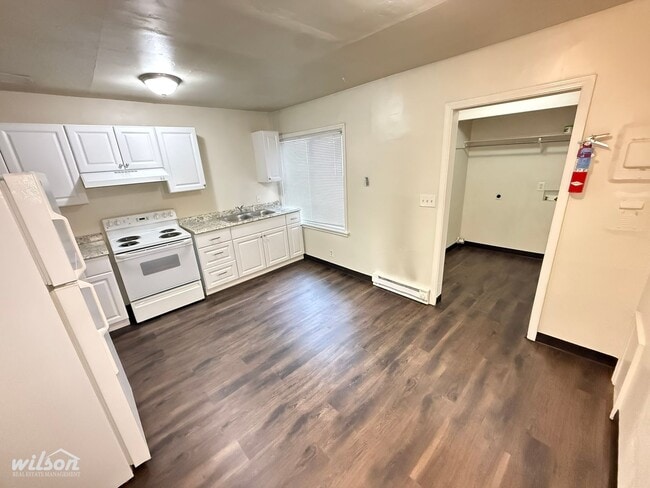 Building Photo - 808 S 2nd Ave