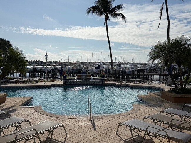 Building Photo - 117 Yacht Club Way