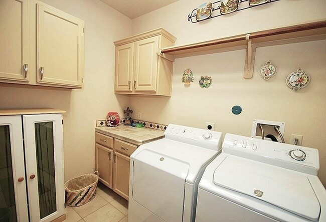 Building Photo - 3810 Rose Grove Ln