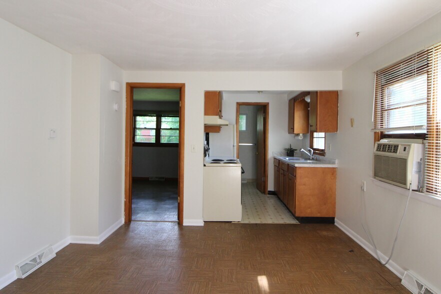 Building Photo - 403 Jewell Dr