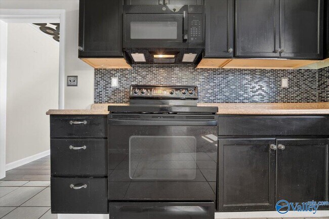 Building Photo - 372 Clutts Rd