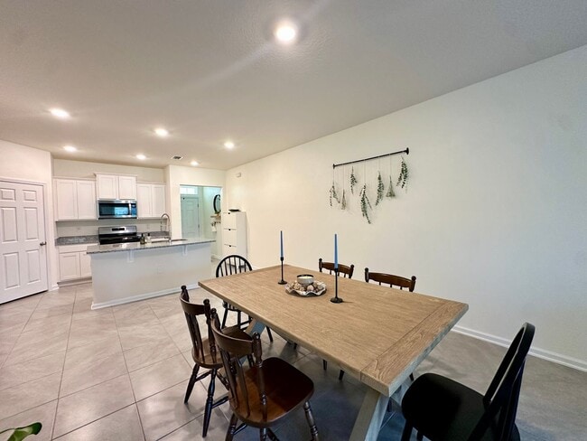 Building Photo - Adorable Townhome in Heart of St. Johns Co...