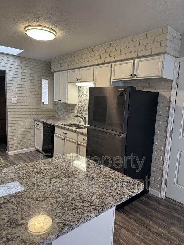 Building Photo - 1417 Dorothy St NE