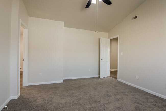 Building Photo - 6412 Pemboke Ct
