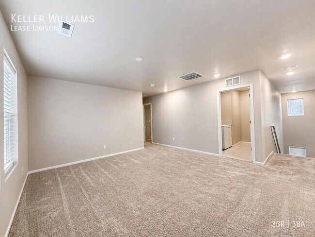 Building Photo - 915 Alpine Aven