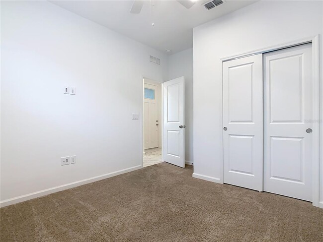Building Photo - 1043 Lakeshore Breeze Pl