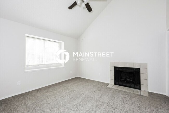 Building Photo - 3 Bedroom Pet-Friendly Home in Cedar Hill, TX with Main Street Renewal