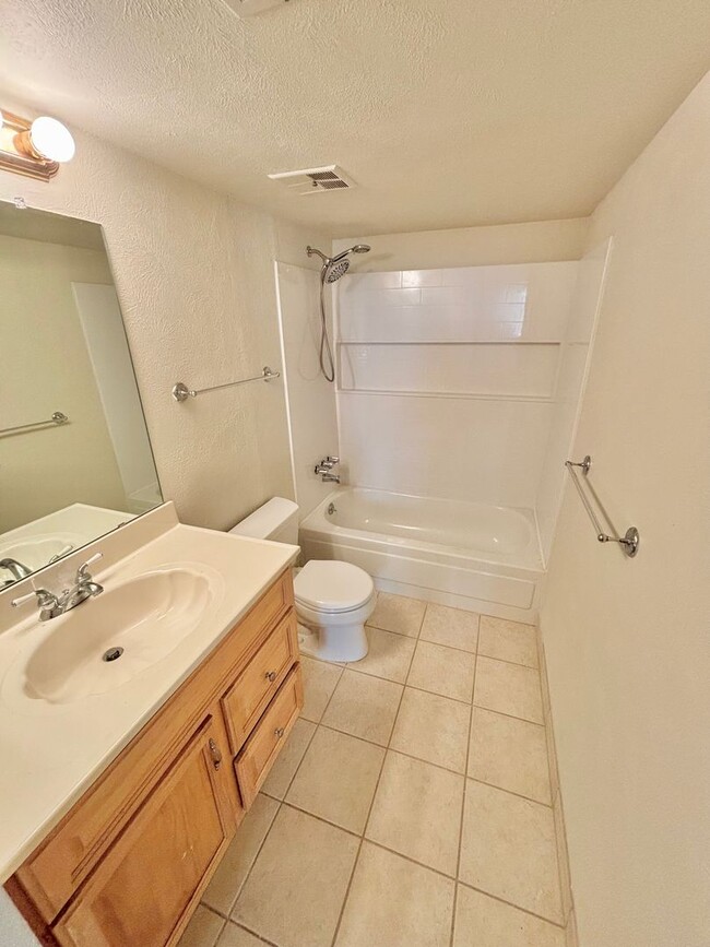 Building Photo - Beautiful 3-Bedroom Home Near Ken Caryl, Parks & Schools!!Available Now!!