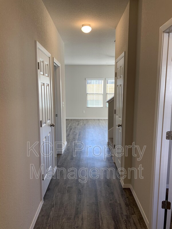 Building Photo - 1127 S Kingfisher Ln