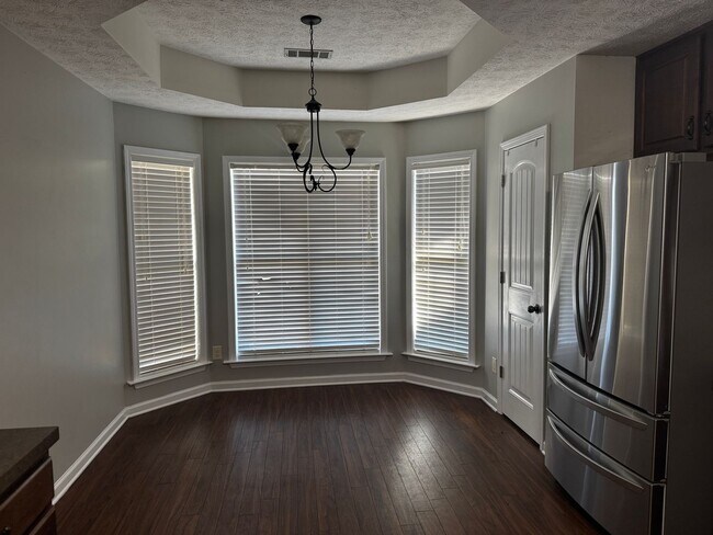 Building Photo - 9133 Saw Tooth Loop