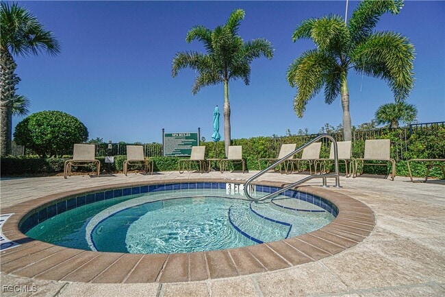 Building Photo - 10535 Carolina Willow Dr